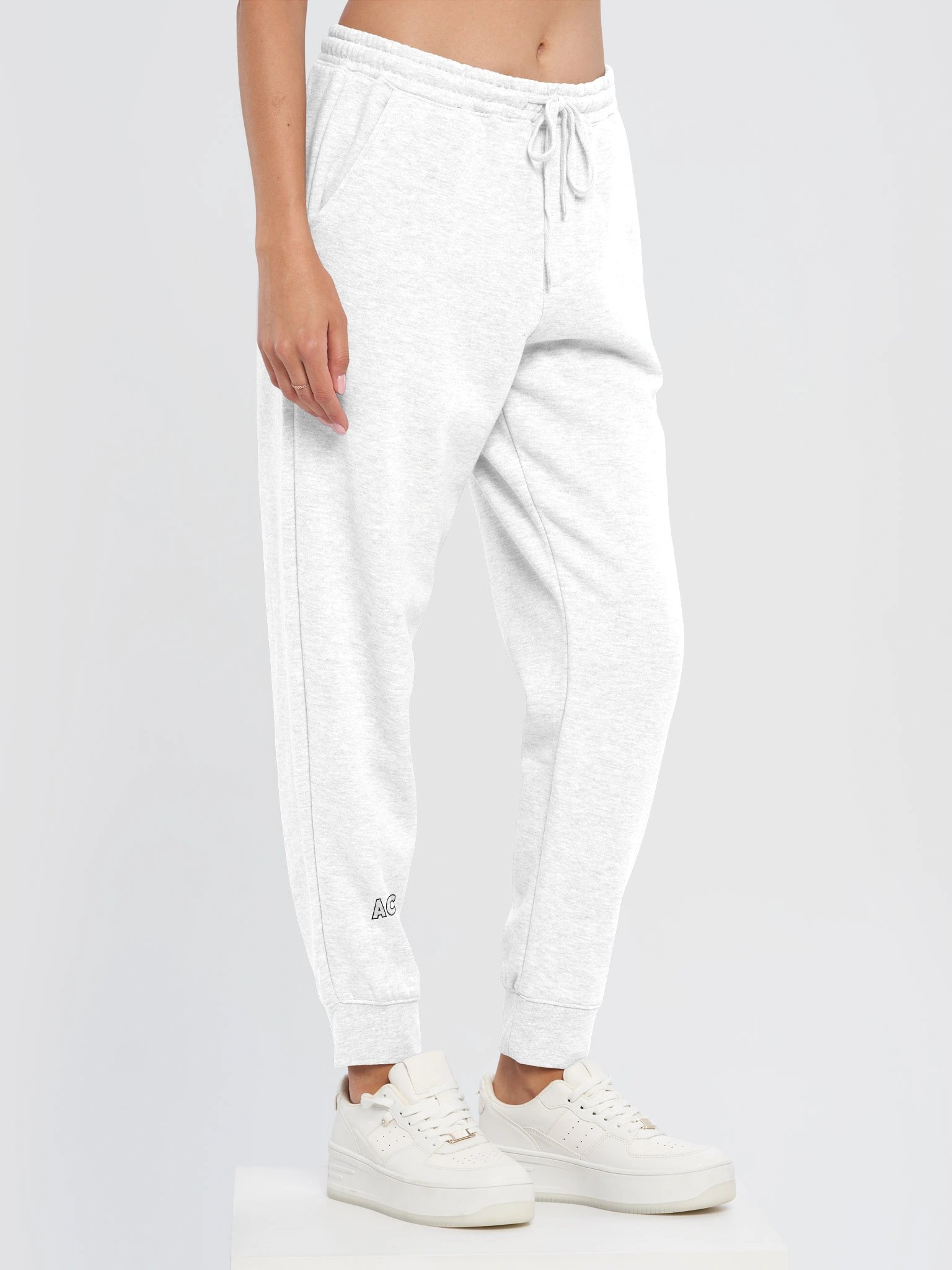 AC Essential Slim Joggers Logo White product image (3)