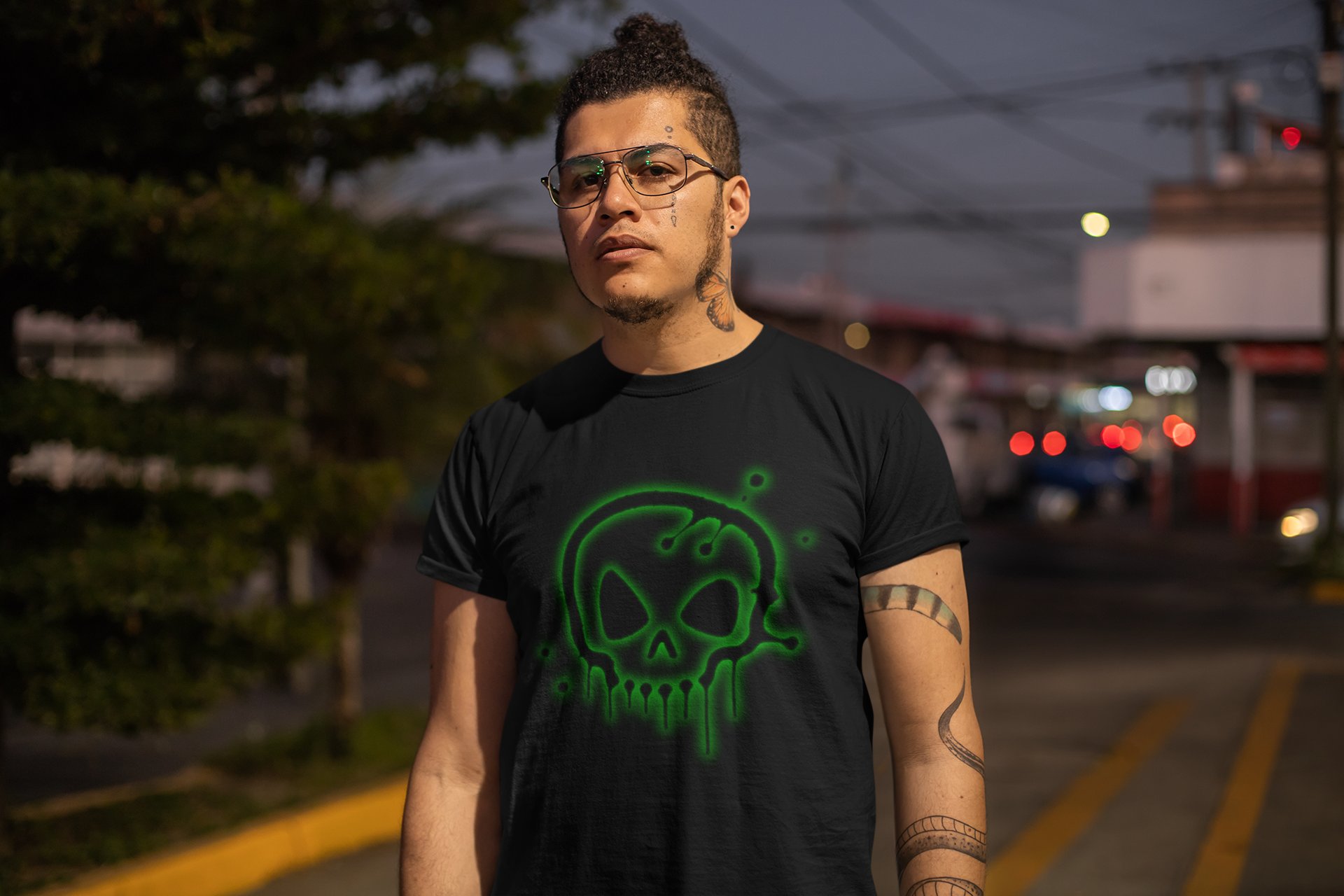 T-Shirt: The Neon Skull product image (1)