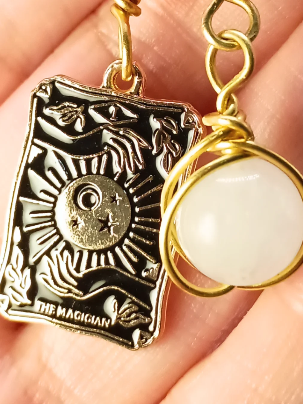 Manifesting Purse Charm | Carnelian & Magician Tarot, Gold-Tone | "Alchemist’s Touch" product image (3)
