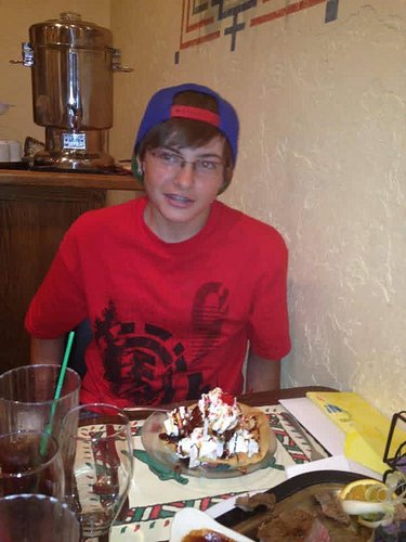Happy 29th birthday to one my best friends in life. I love and miss you every day! Congrats on your car! Enjoy your day.

PS ...