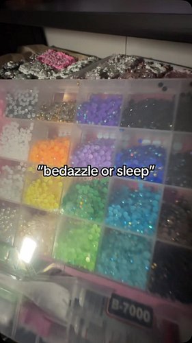 it’s ok tho i love it #decoden #smallbusiness #junkcase #bedazzling #mintiemisu