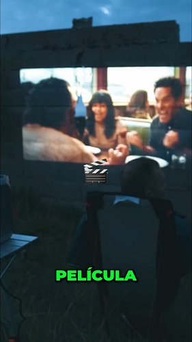 🚗🍿 ¿Quién dijo que hace falta una camper de 60.000€ para disfrutar de una noche así?
Un proyector. Palomitas recién hechas.
Y...