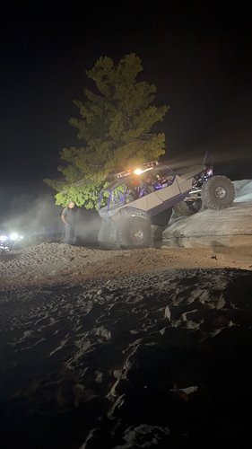 @extremeoffroadrepair crawling V Rock at Moonlight Madness 2026🤘🏻

#offroad #4x4 #rockcrawling