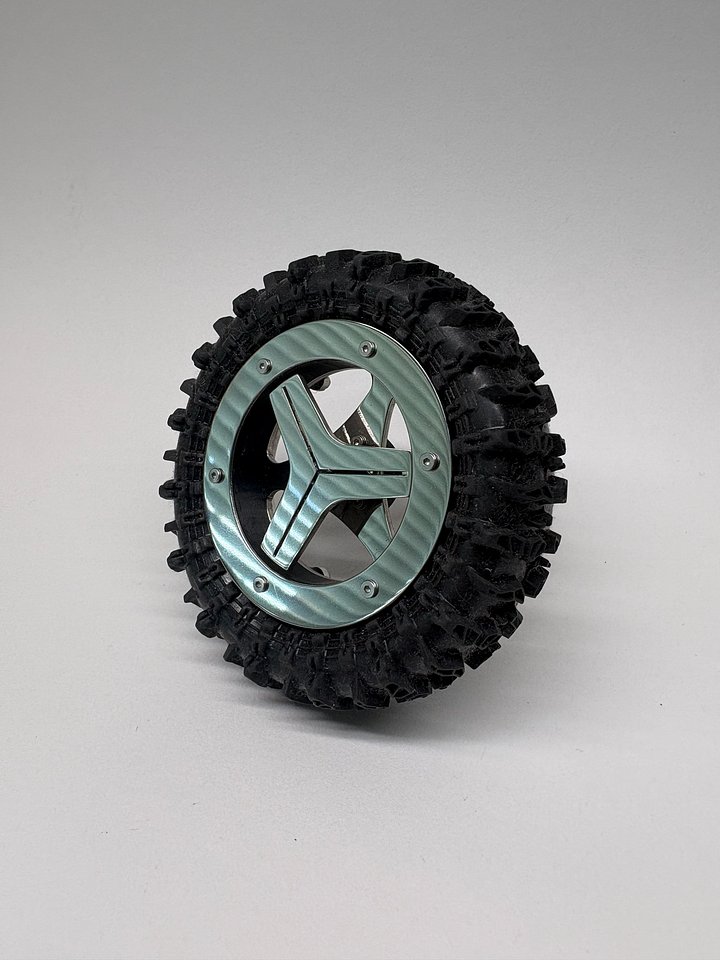 1.8" v2 Floater Wheels - "Trinity" wheel face with "Blade" spinner product image (1)