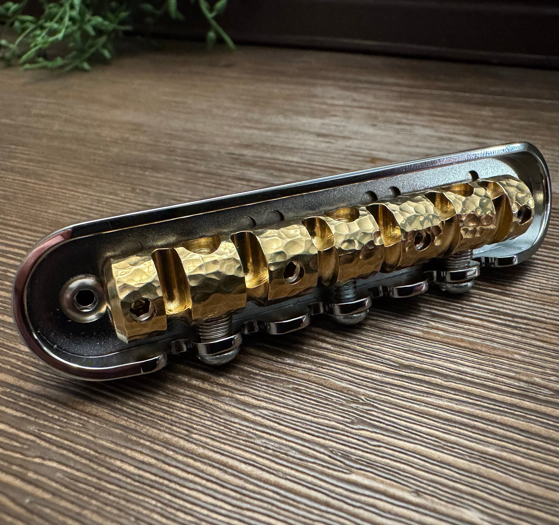 The Overpass Bridge with Van Dyke Harms “Monolith” Brass Saddle product image (4)