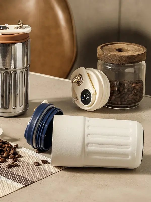 FuraStore Smart LED Coffee Tumbler – 17oz Insulated Travel Mug with Temperature Display product image (3)