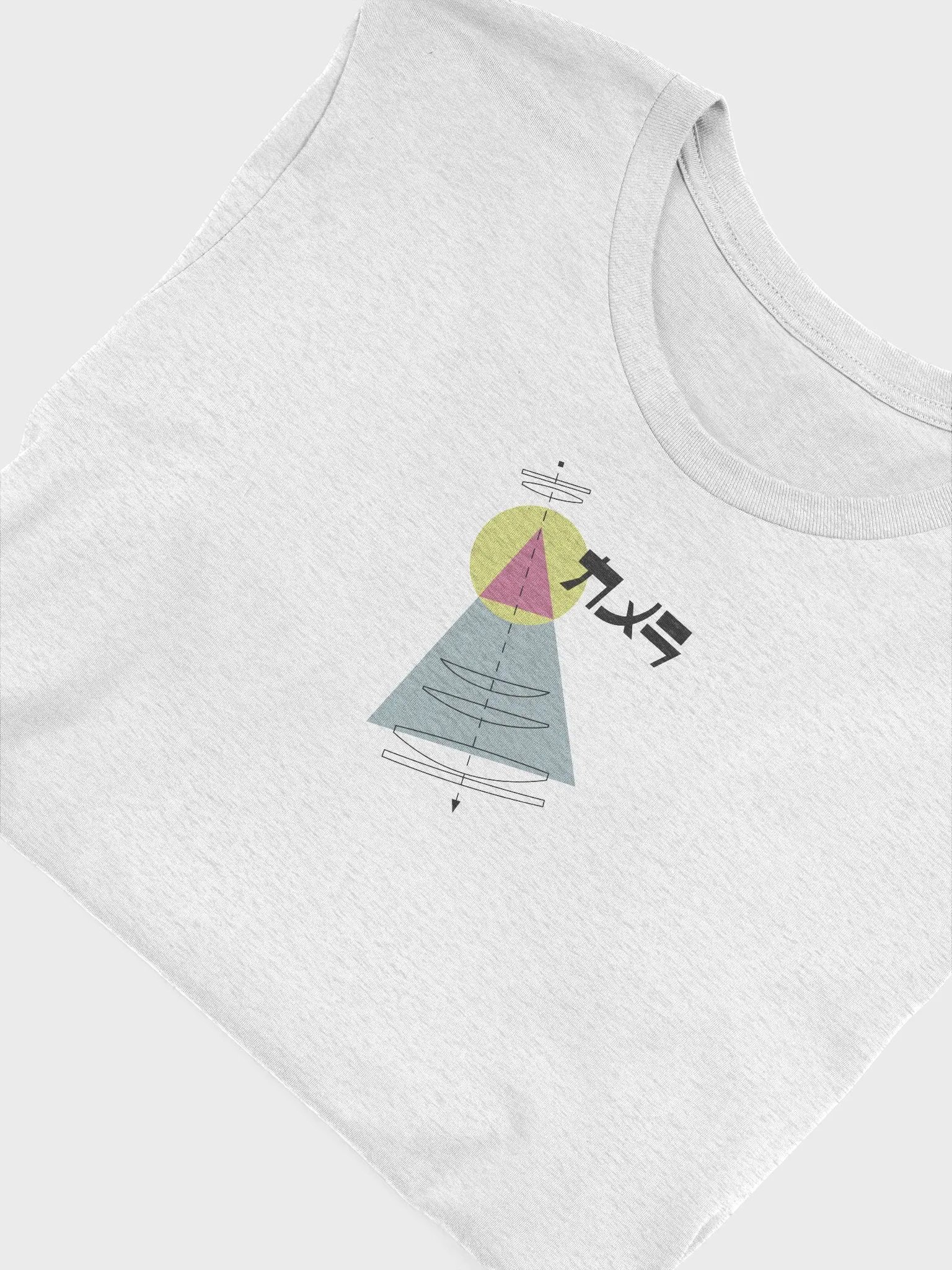 Retro Camera T-Shirt - Photography Lover Gift with Japanese Text & Vintage Lens Design product image (5)