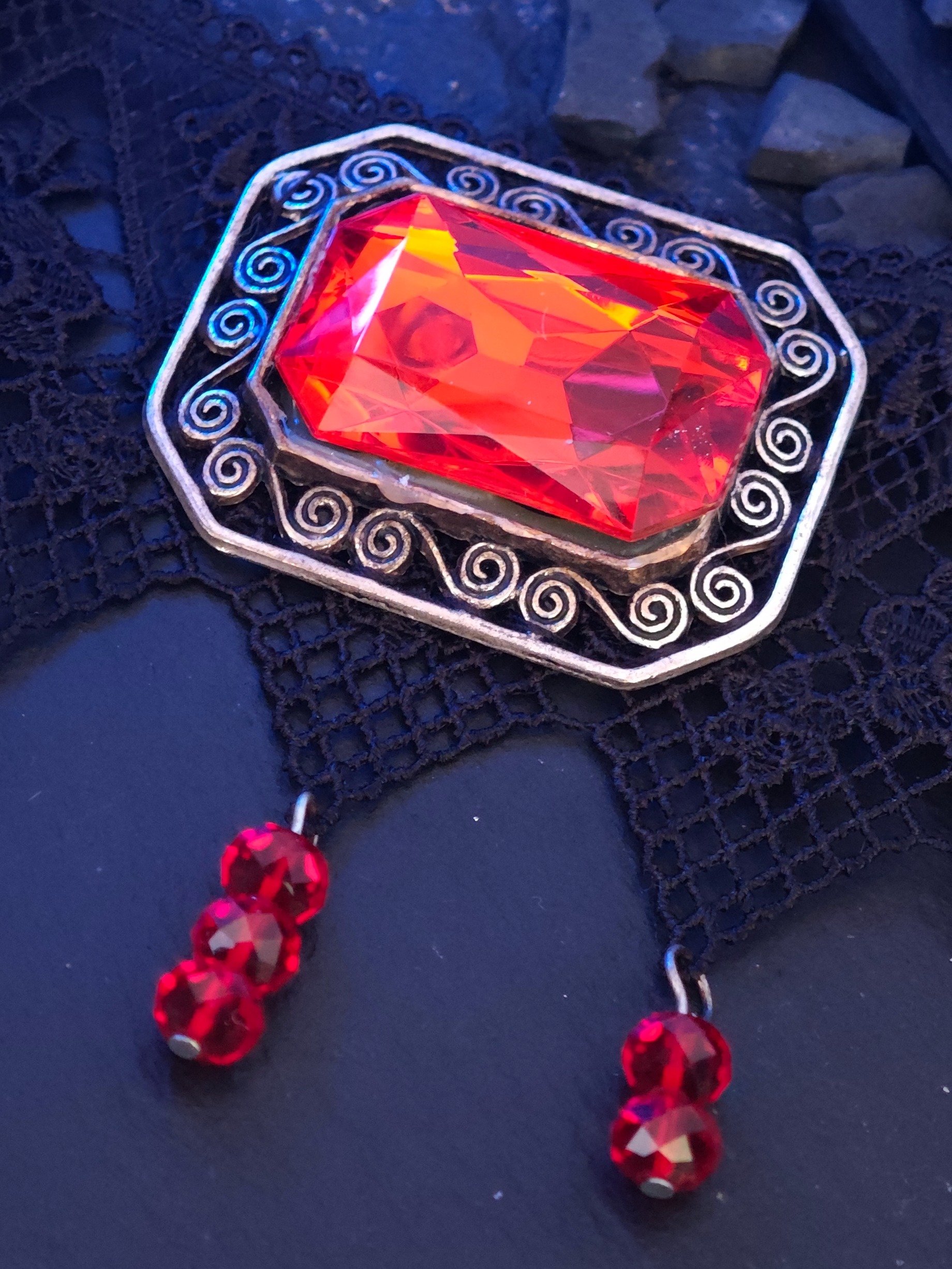 Miss Countess choker product image (1)