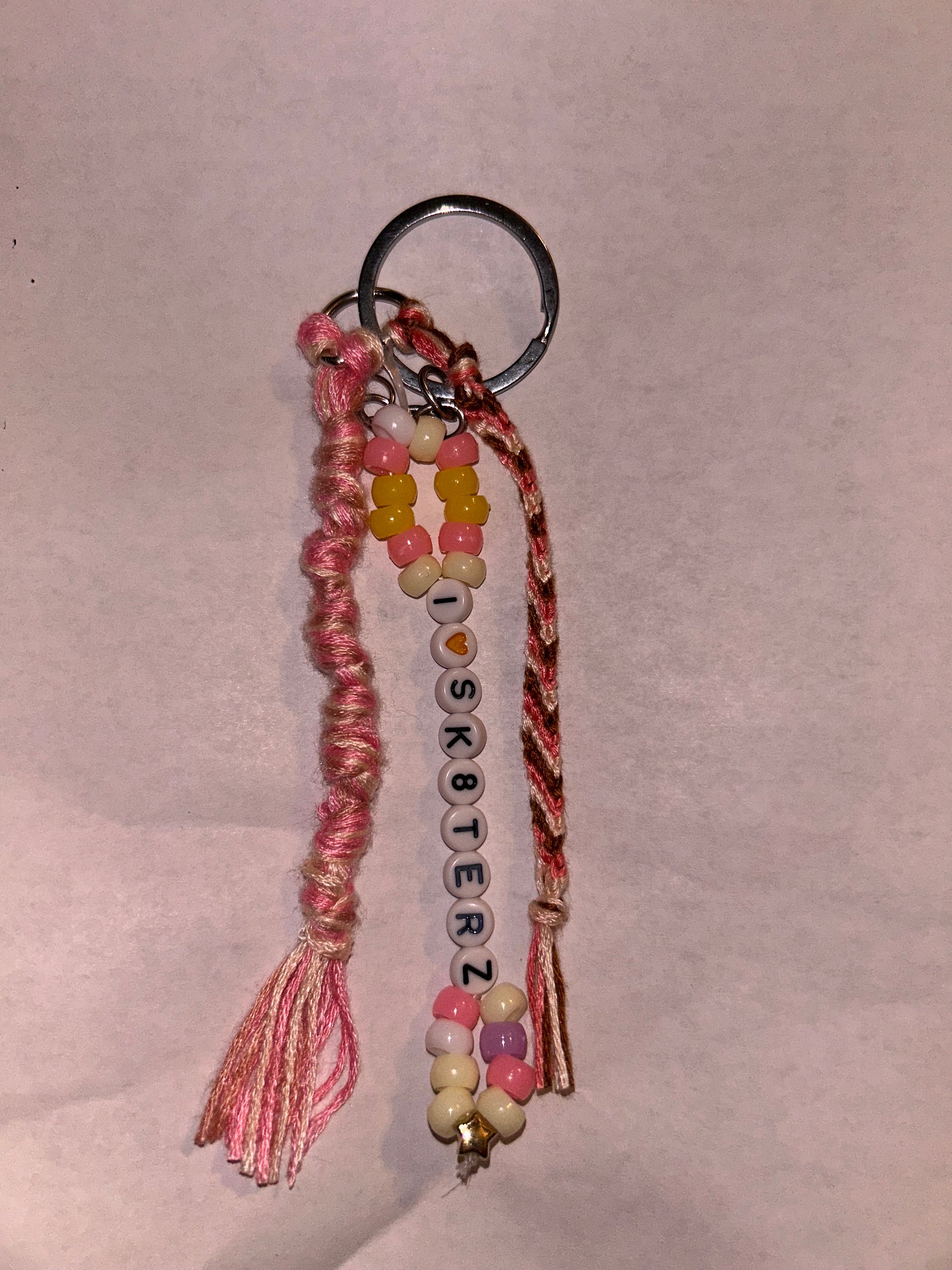 "I <3 Sk8terz" keychain product image (1)