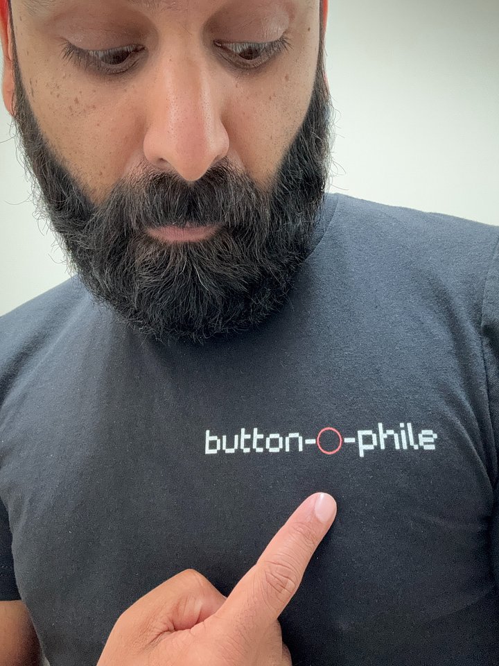 Button-o-phile t-shirt product image (2)