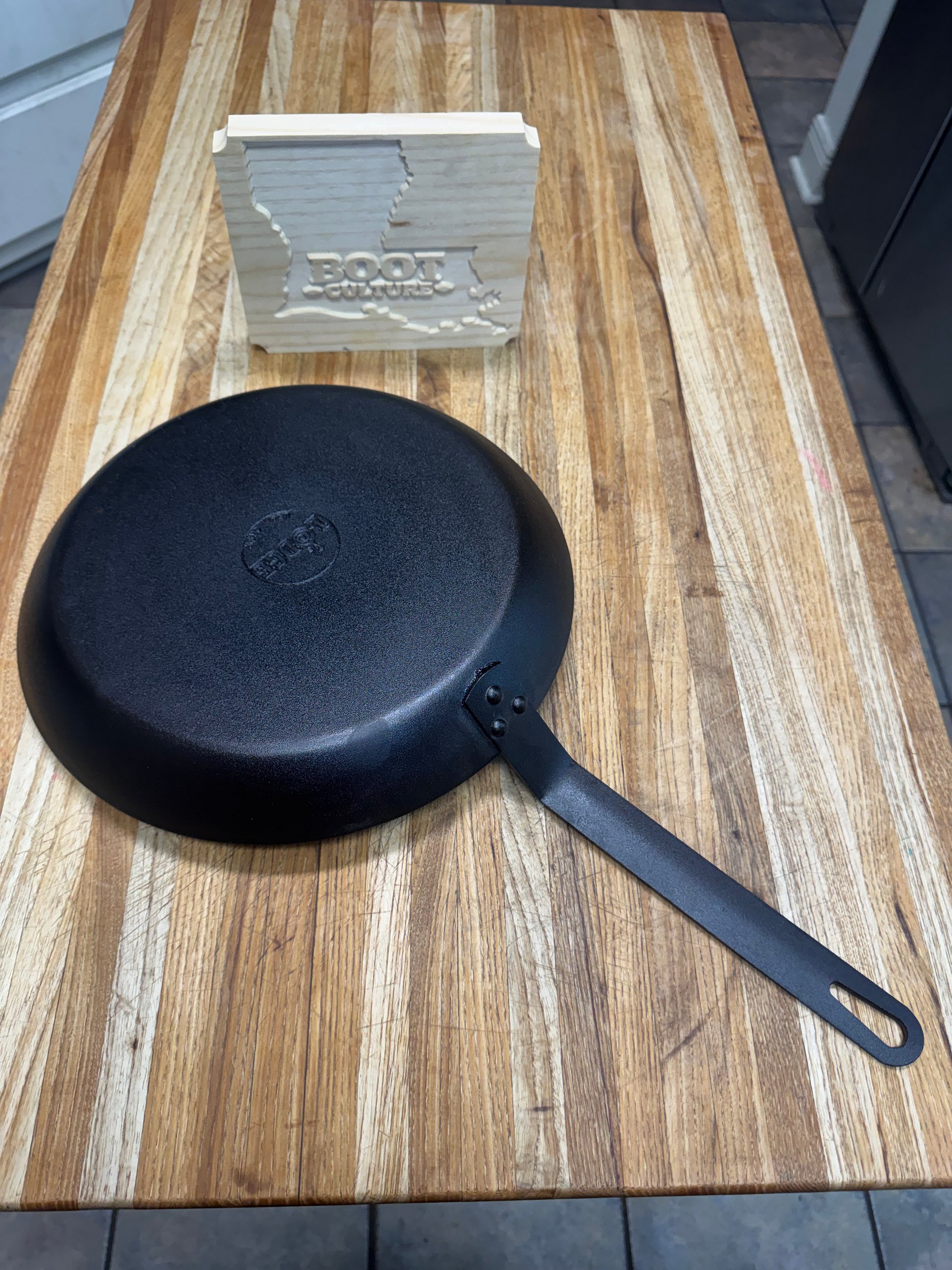 Modern Lodge Carbon Steel Skillet (SOLD) product image (2)
