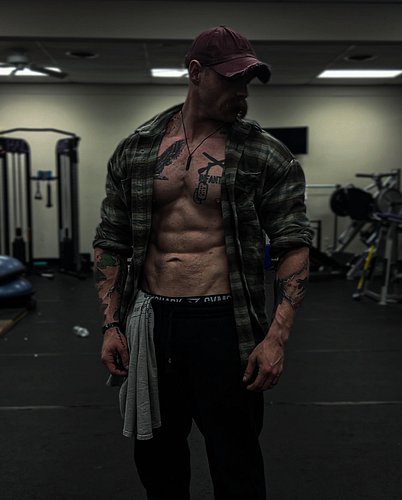 Frolicking fr 💯 #bodybuilding #meme #memes #posing #abs #vacuum #bodypositive #love #muscle #pump #sillygoose