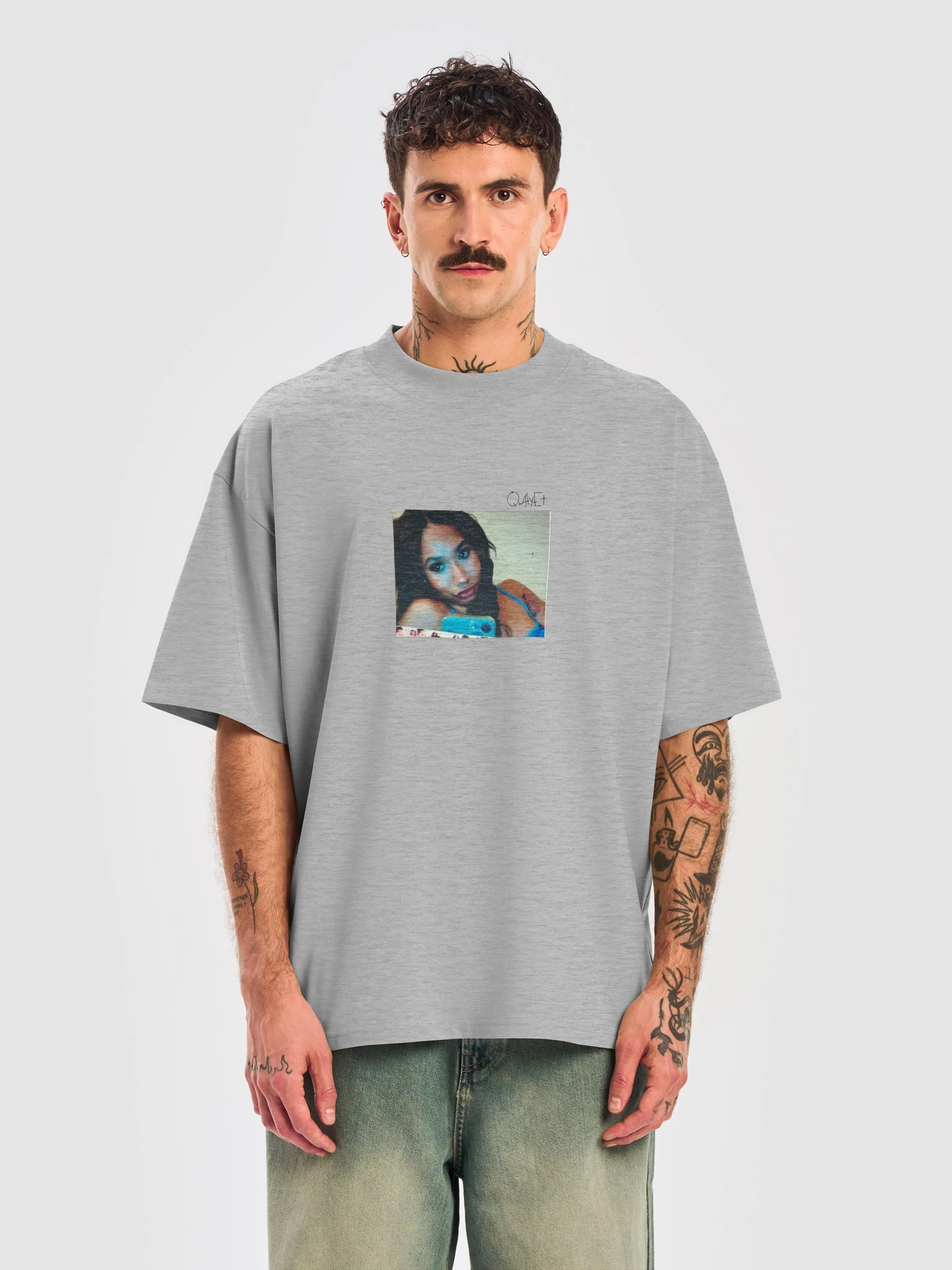 QWHYET BADDIE Oversized Tee (BLACK LOGO) product image (13)