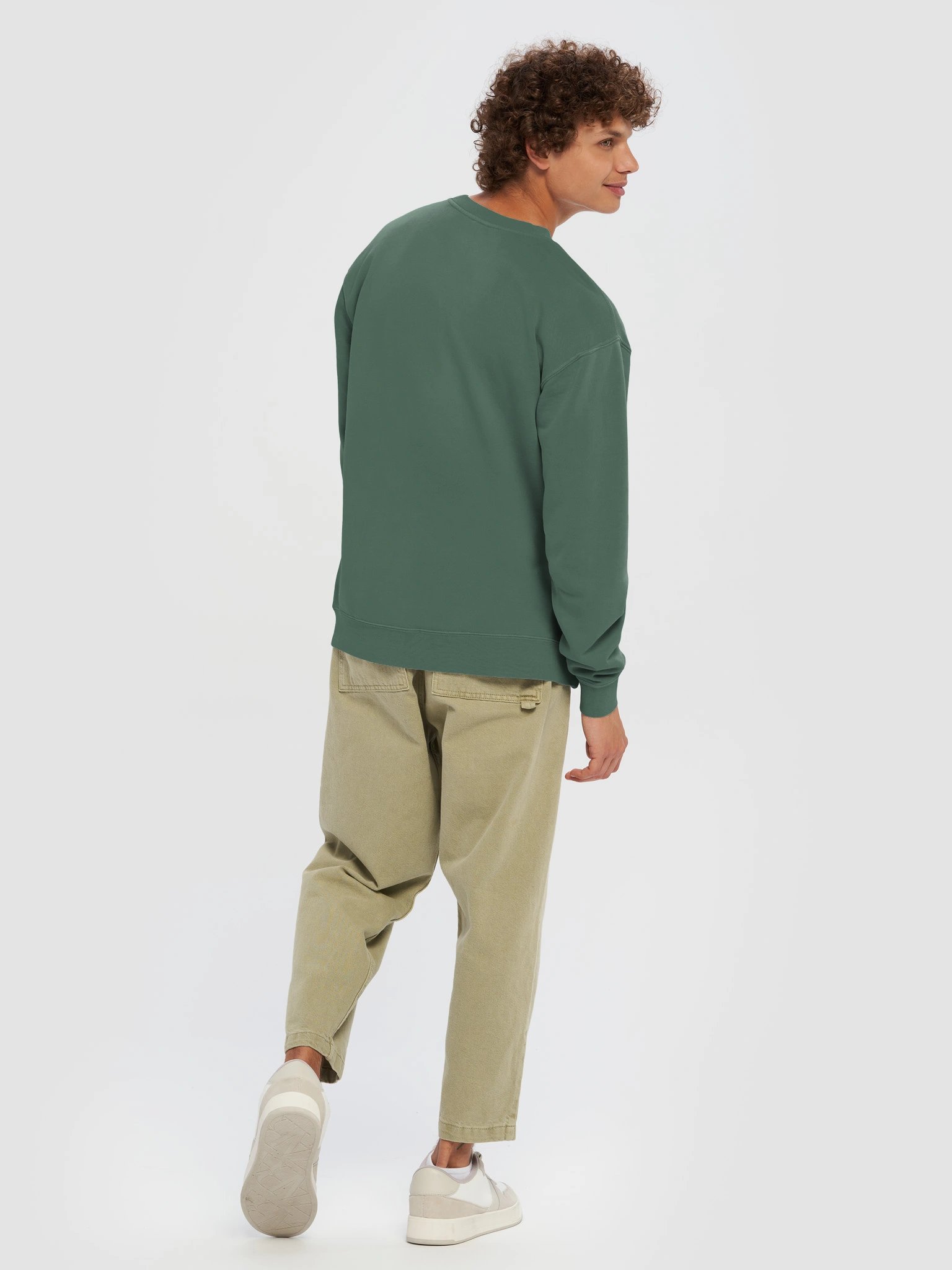 Virtus Script Midweight Crewneck (Pigment Release) product image (8)