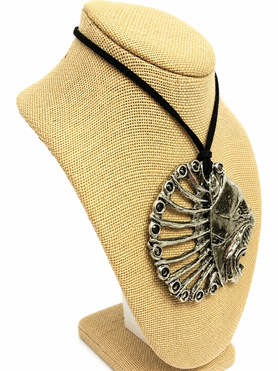Lionheart Necklace product image (2)