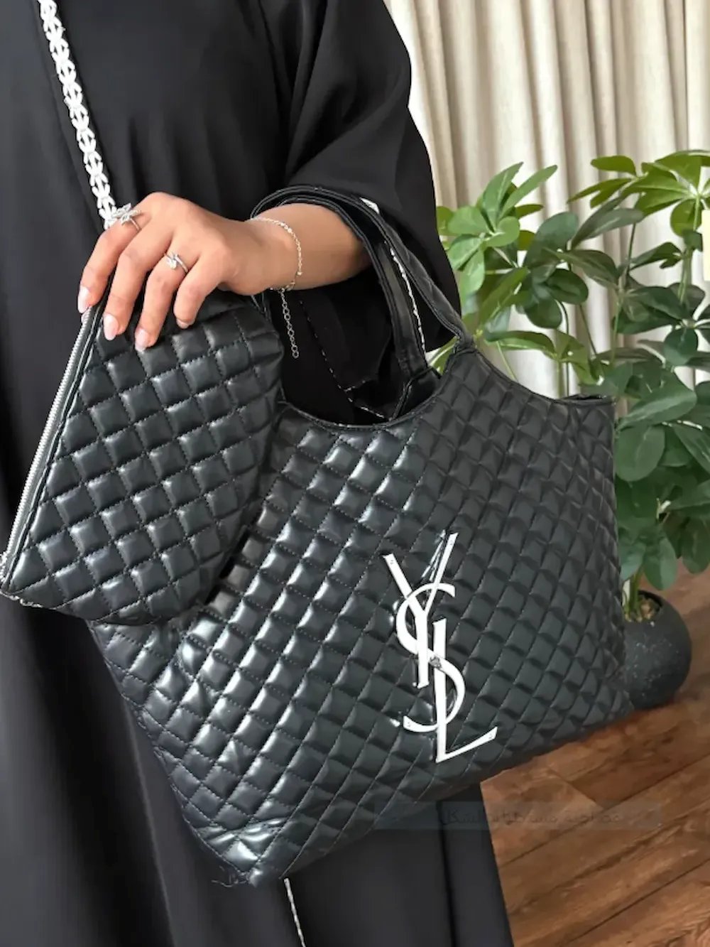 إيف سان لوران (YSL) - حقيبة يد نسائية تصميم جلد مبطن فاخر بحجم كبير مع محفظة مرفقة - لون أسود (درجة أولى هاي كوالتي) product image (2)