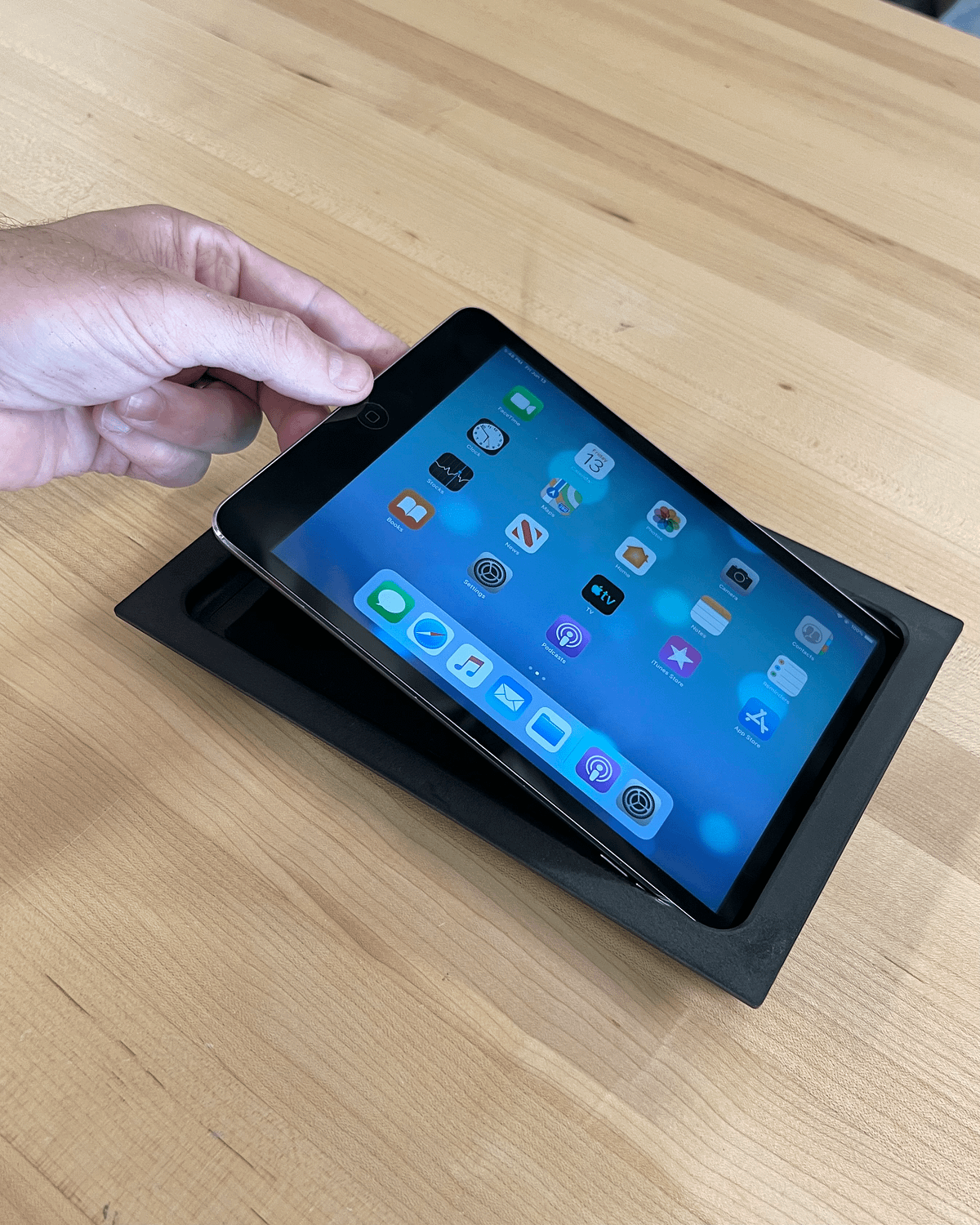 Indies 　　　　　iPad mini iPad mini, Gen 1 through 5 - SIDE SLIDER Dash Kit | Soundman