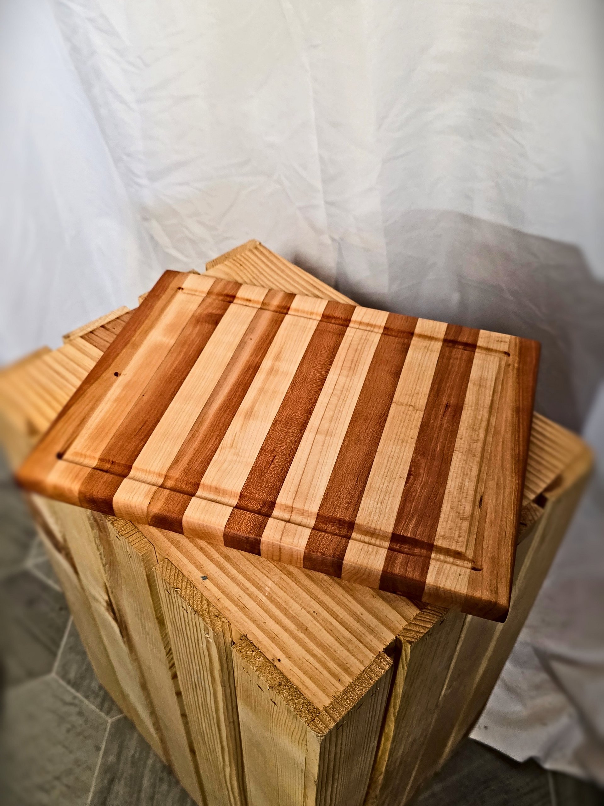 Misfit Cutting Board product image (1)