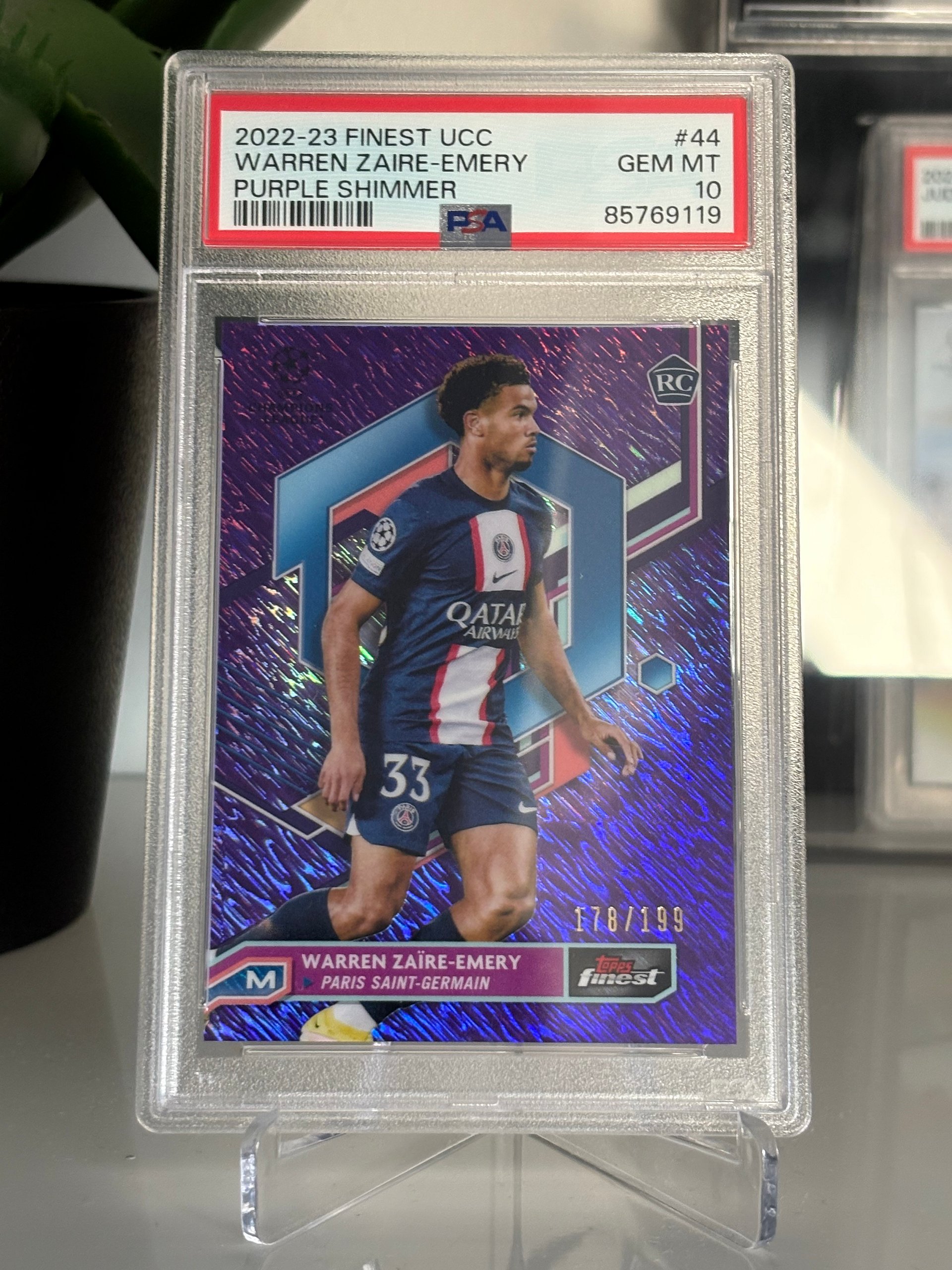 Warren Zaïre-Emery 2022-23 Topps Finest UCC Purple Shimmer /199 PSA 10 product image (1)