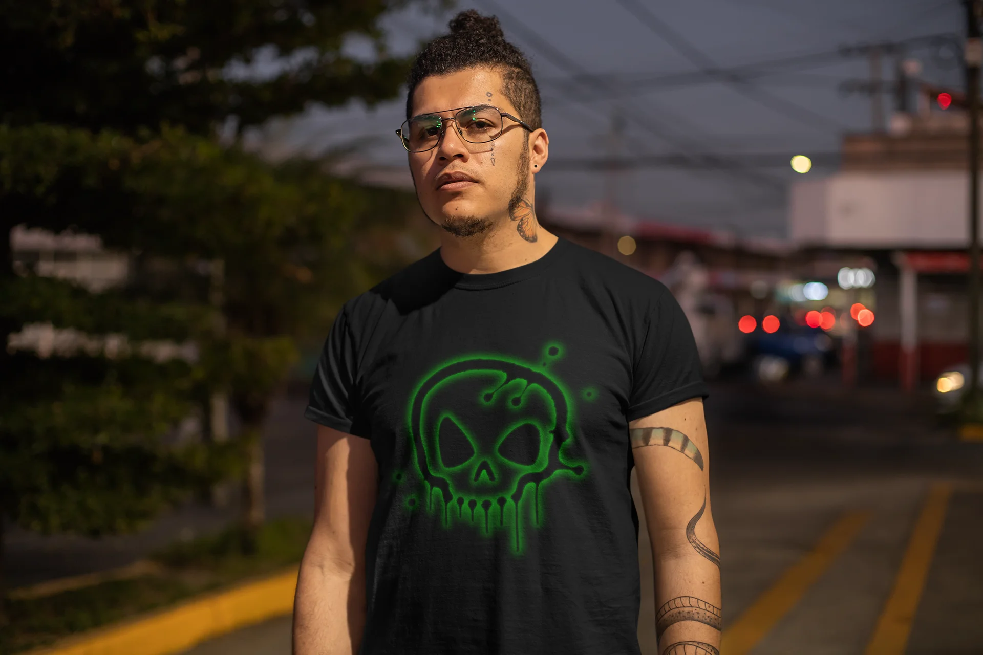 T-Shirt: The Neon Skull product image (1)