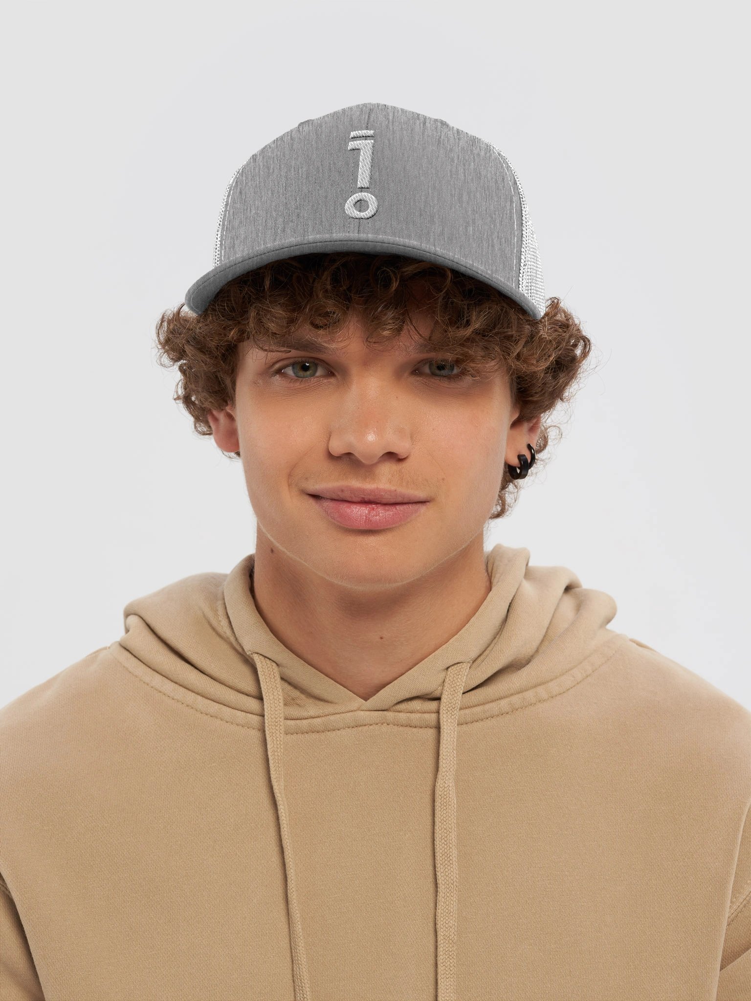 quay icon trucker hat product image (5)