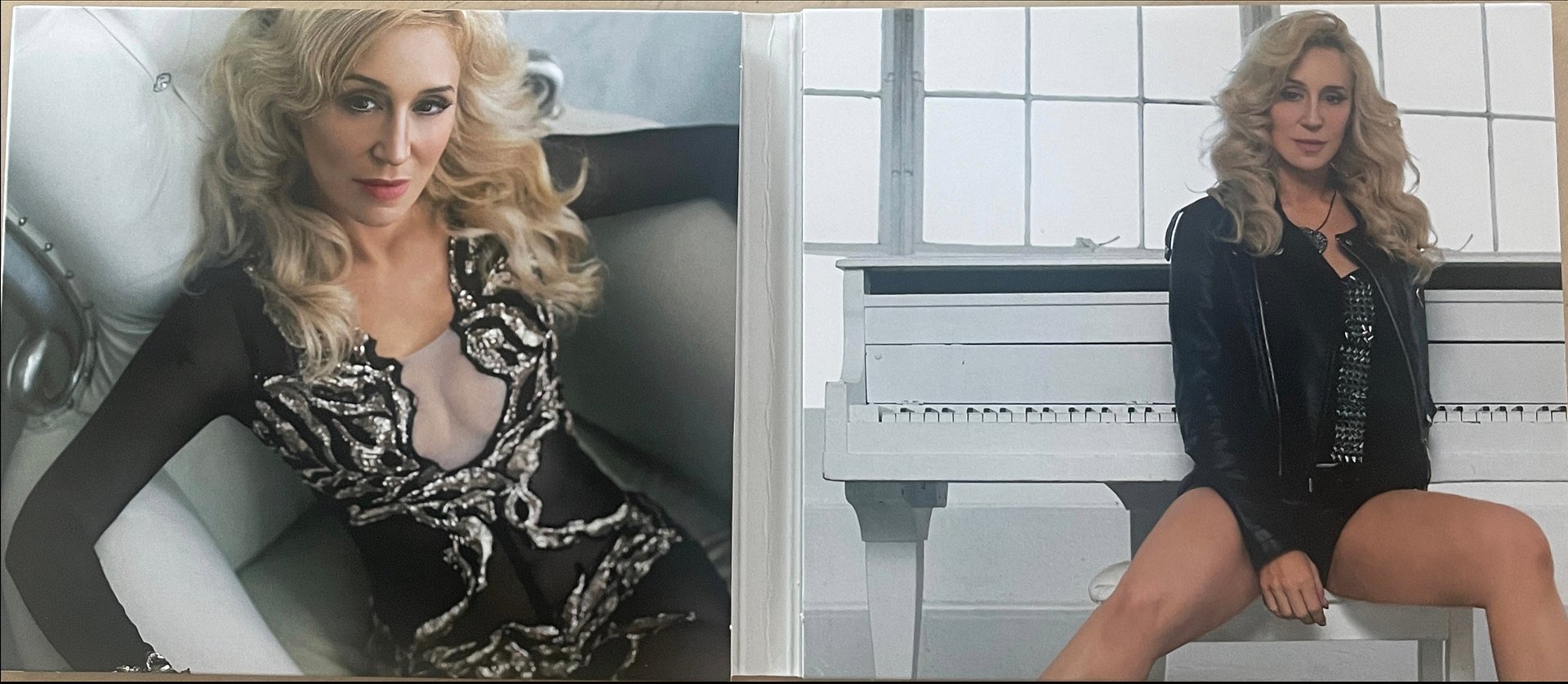 Autographed JES Memento Double CD product image (4)