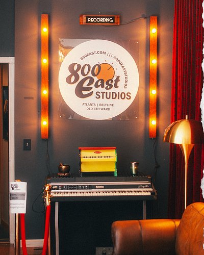 Had the pleasure of visiting the new @vintagekingaudio showroom and studio at @800eaststudios here in Atlanta. Great sounding...