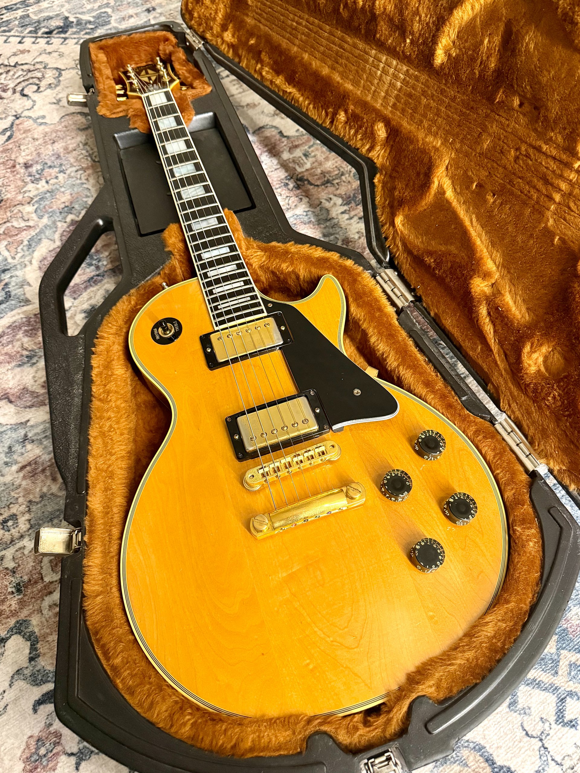 1982 Gibson Les Paul Custom "BLONDE BEAUTY" Natural Finish + GOLD Plush Chainsaw Case product image (3)