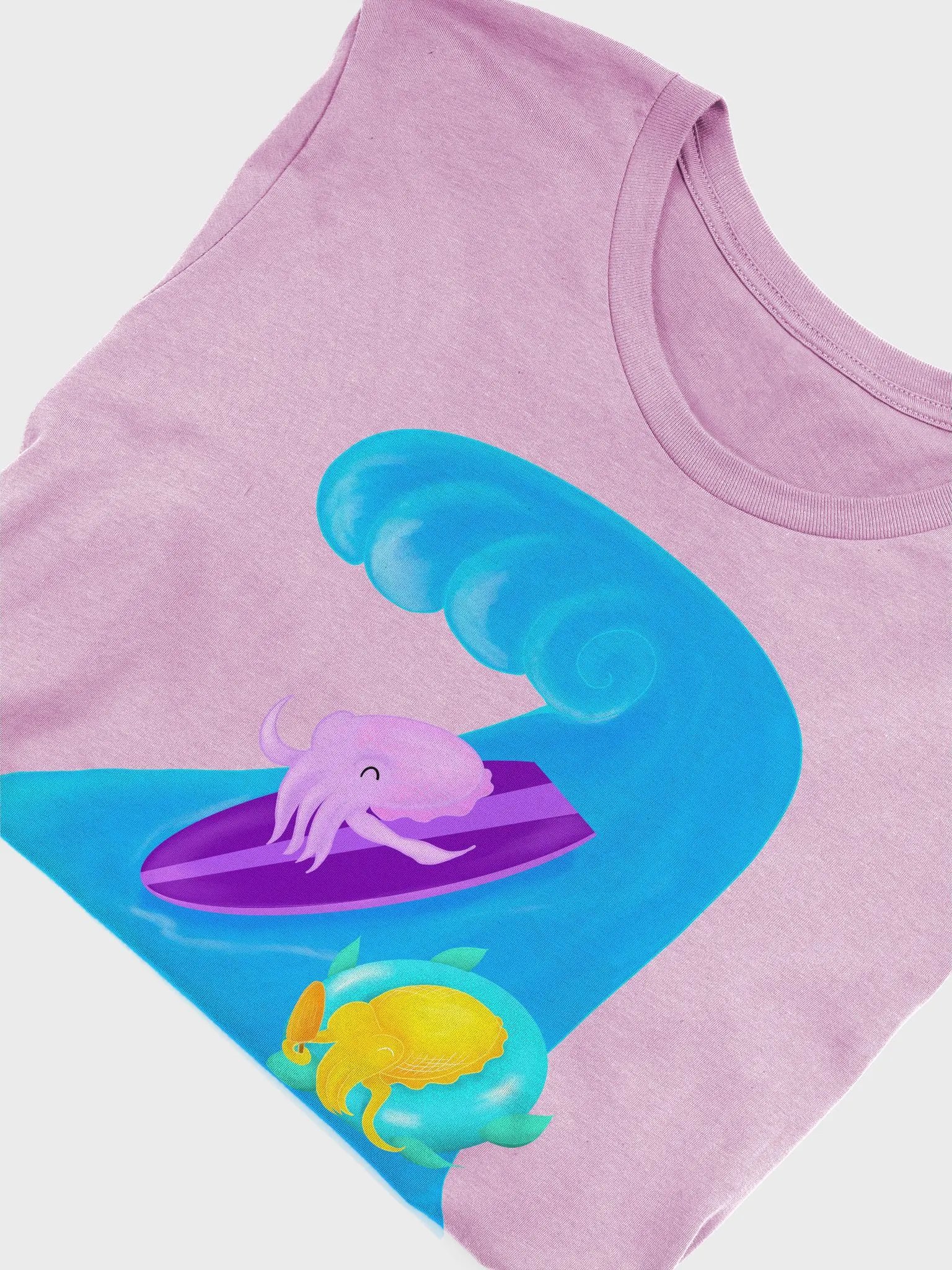 Surfing Cuttle Wave Doodle Tee product image (5)