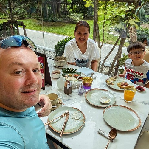 One last slow morning in Bangkok. 🇹🇭❤️

Checked out, bags packed and absolutely no rush to get to the airport. After one last...