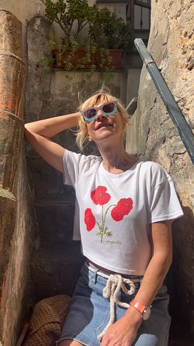 Walk in Poppin’ Poppies Women Crop Top 
#kissedbythesun #originalstreetwear #poppyflower #feminine