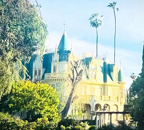 Magical Kimberly Creat House and Gardens, sister house to the iconic Magic Castle of Hollywood. 

#frenchchateau #chateau #ga...