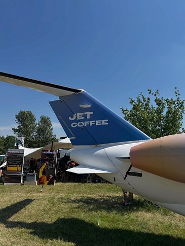 Bit of aviation at the ABR this weekend. #abr #jetcoffee #charlieborman #johnbishop