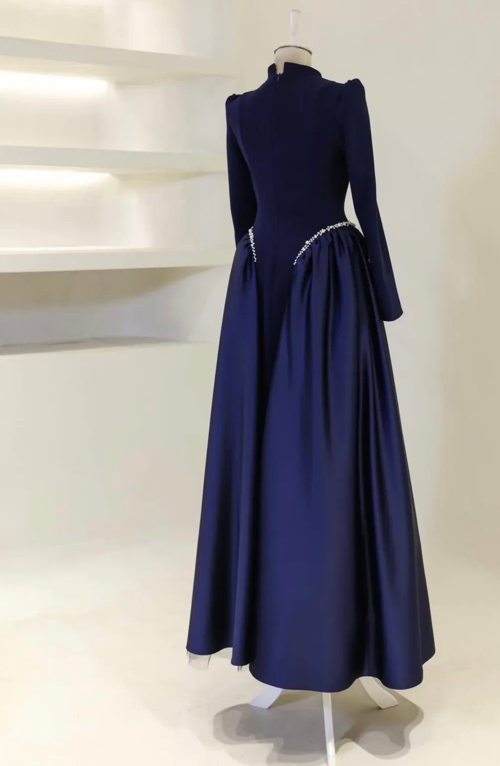 Luxury dress product image (2)