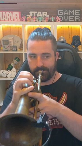 Spontane Jazz-Vibes am Flügelhorn. 🎺✨ Lehn dich zurück und geniesse diese Improvisation. Mehr davon? Lass gerne ein Follow da...