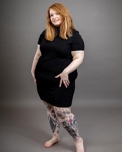 Sometimes all it takes for a bit of confidence is a black dress and tattoos on show! 😍

I adore this photo taken a little bit...