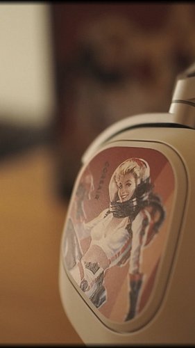 [ad | gifted] huge thanks to @corsair for sending over their new Nuka Cola-edition of the HS80 RGB Wireless to me!! i absolut...
