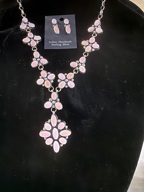 Artisan Pink Conch Shell "Blush Blossom" Necklace & Earring Suite product image (1)