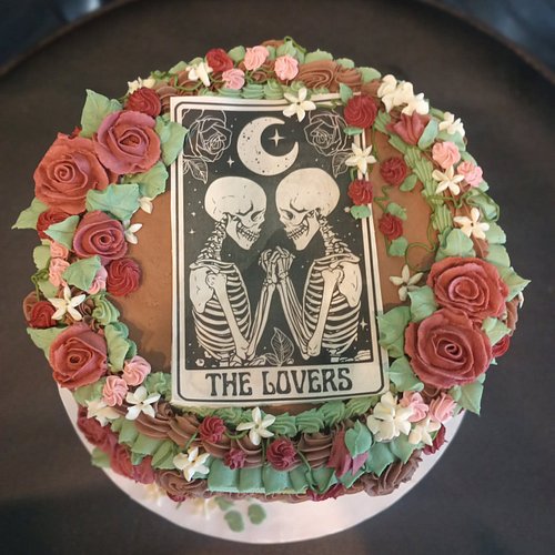 We're still open til 3 today and 10-3 Saturday!  We are OBSESSED with this vintage themed wedding cake with The Lovers tarot ...