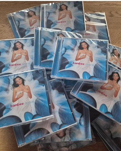 Time to sign some On Ice CDs for my Beez! ❄️💿✍️💕

Thank you for all the love and support! 💖✨ available now https://bambeemerc...