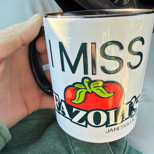 The best part of waking up.. 

FREE breadsticks in your cup! 🥖 

#upursleeve #fazolis #janesville #custom