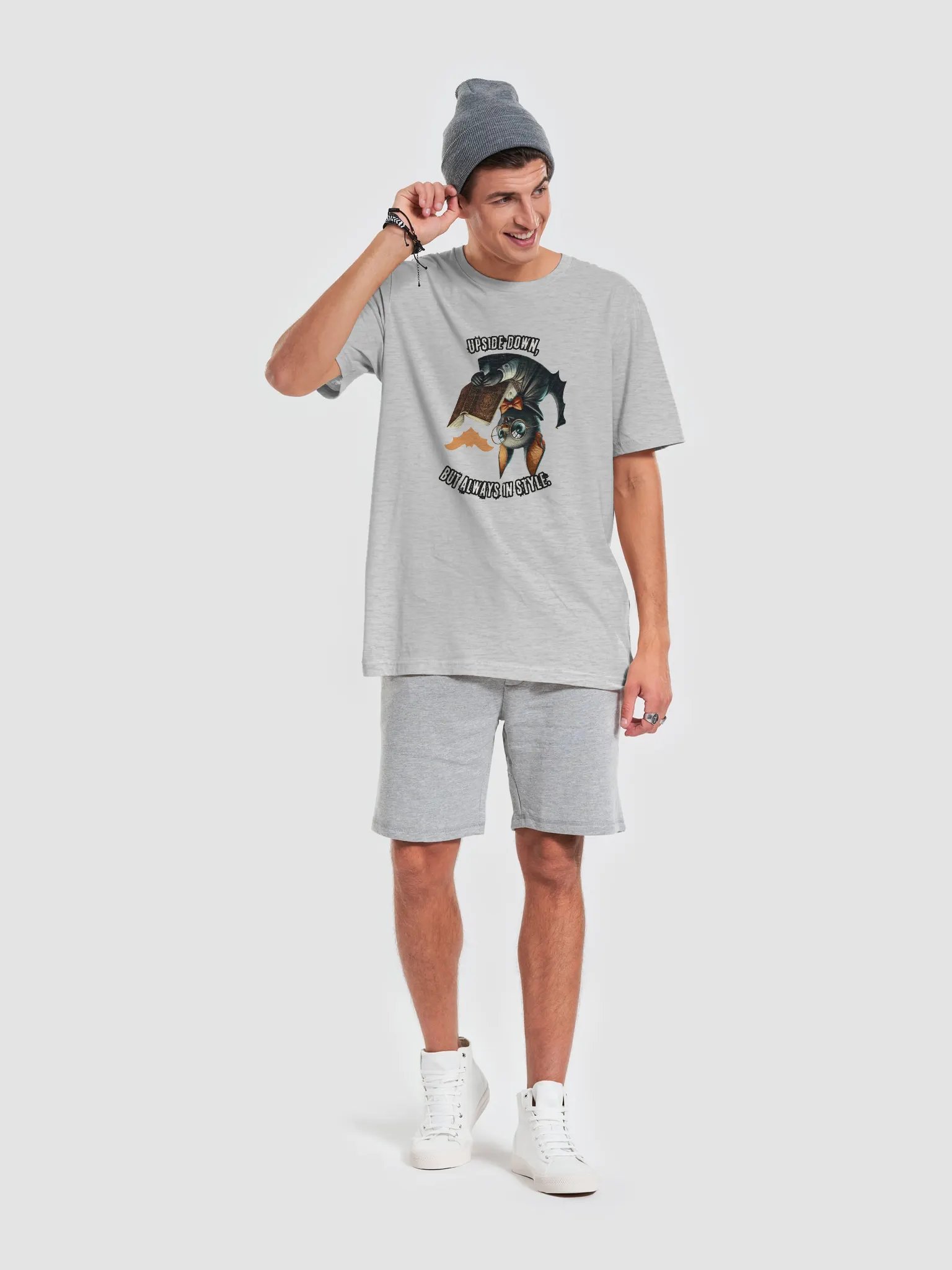 Upside Down Style Bat Graphic Tee product image (35)