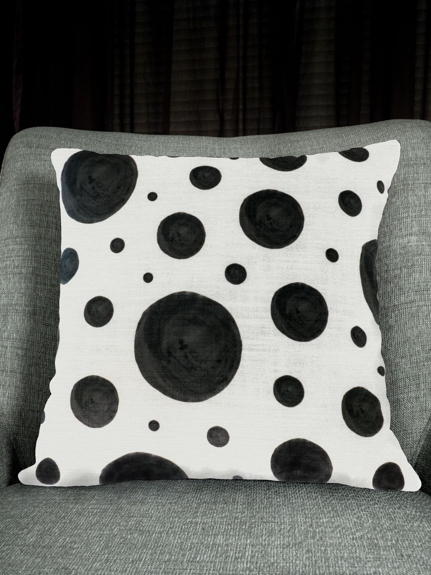THROW PILLOW - DOUBLE-SIDED DOTS product image (5)
