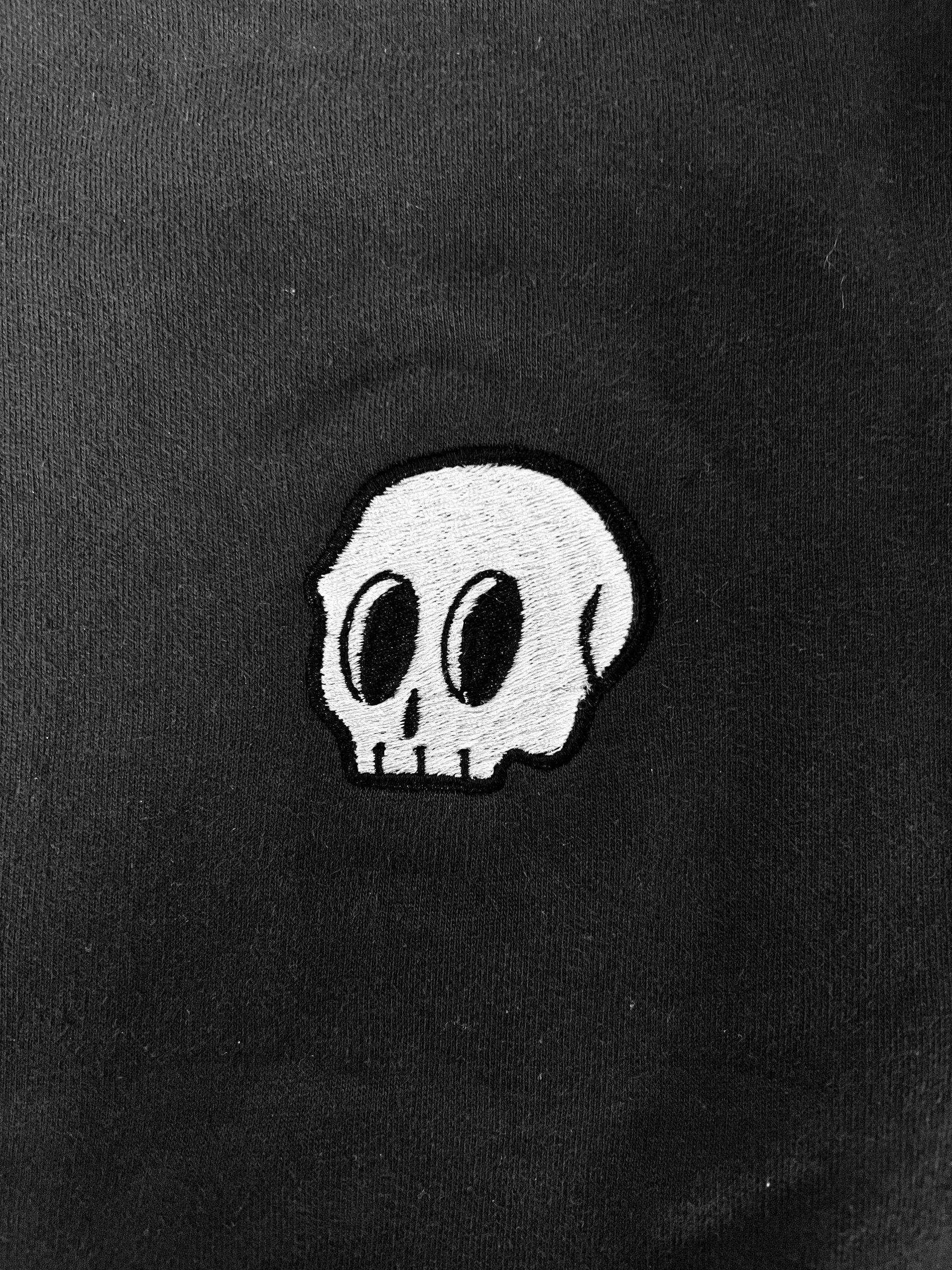 Unisex skull t-shirt product image (2)