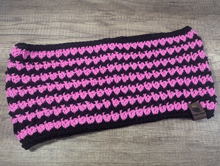 Optimism Cowl - Black/Pink product image (1)