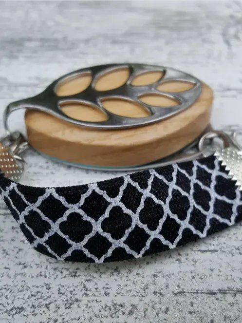 Black Trefoil Elastic Bracelet | Handmade Accessory for Bellabeat Leaf Urban & Ivy product image (2)