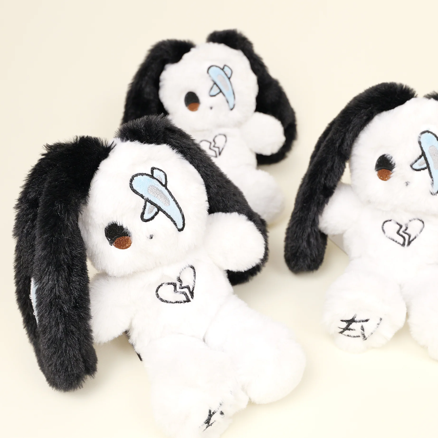 VYVEE Plushie product image (5)
