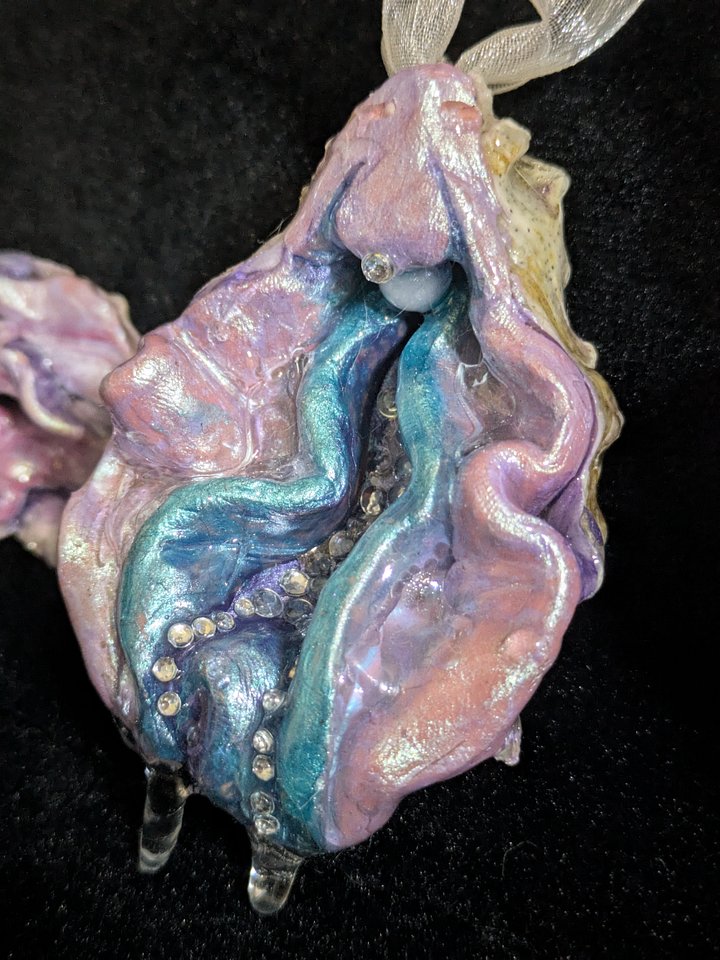 Marianas Mer-vulva Ornament product image (2)