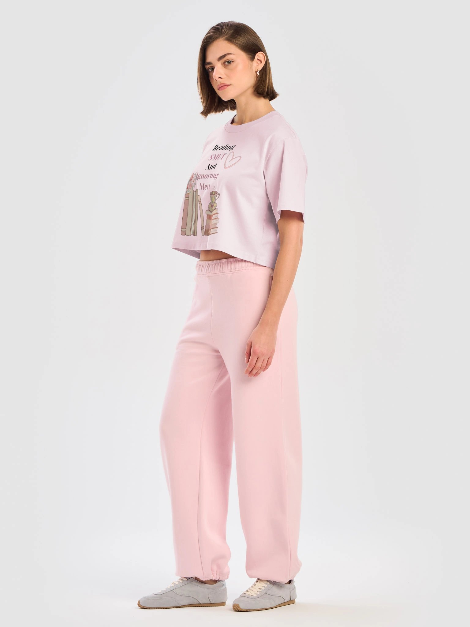 Reading Smut and Ignoring Men Crop Tee product image (19)