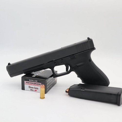 Glock 40 (10mm auto) 

Ce Glock 40 Gen 4 n'est sans doute pas le Glock que l'on croise le plus souvent au stand, et personnel...